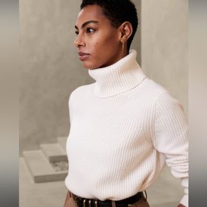 Banana Republic Cream Cashmere Turtleneck